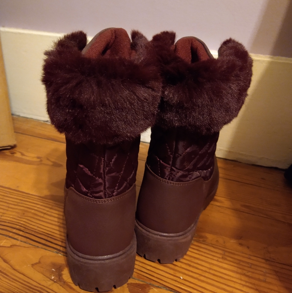 Bordeaux Loana Duck Boot, burgundy, size 6.5 - Picture 3 of 4